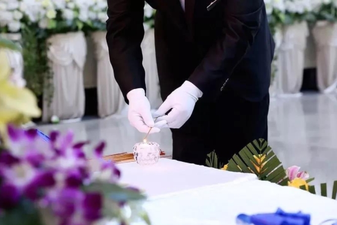 南京殯儀公司電話，殯葬禮儀的具體要點(diǎn)知識/>
<blockquote class=